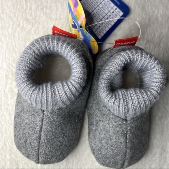 Light Gray Fleece Baby‎ Booties - Size 1 (0-6 Months)! - Picture 5 of 7